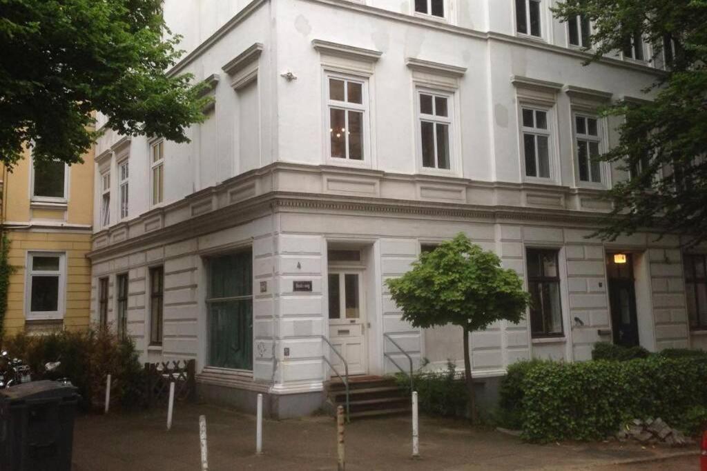 Grosszuegige Altbauwohnung In Bestlage Hamburg Luaran gambar